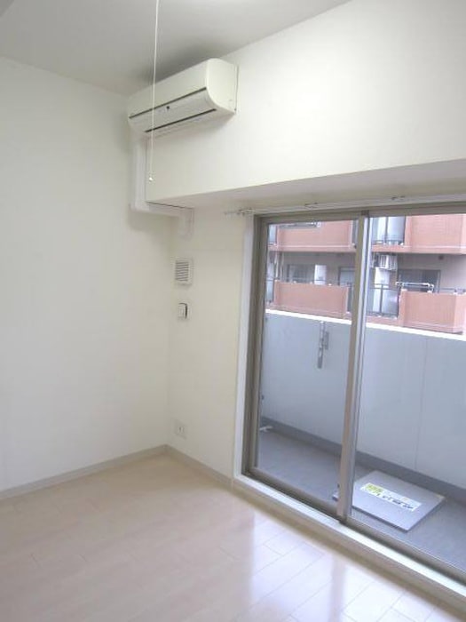 居室 ｴｽﾃﾑｺｰﾄ新大阪Ⅷﾚｳﾞｫﾘｽ(703)