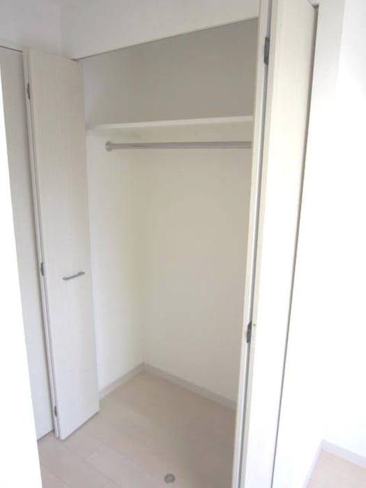 収納 ｴｽﾃﾑｺｰﾄ新大阪Ⅷﾚｳﾞｫﾘｽ(703)