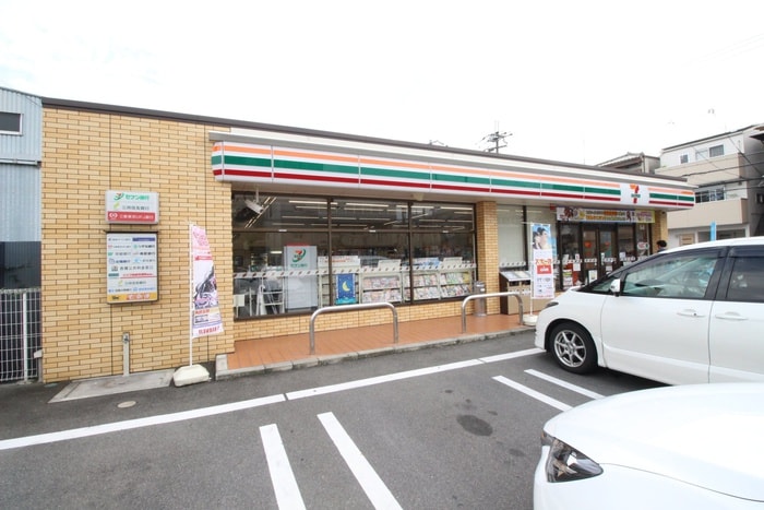 セブンイレブン南上小阪店(コンビニ)まで183m セントコリーヌD棟