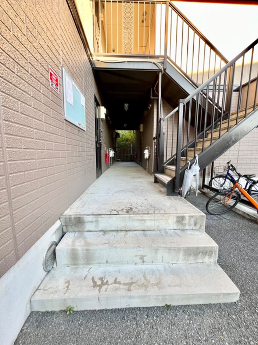 エントランス部分 ビュ－テラス桜井