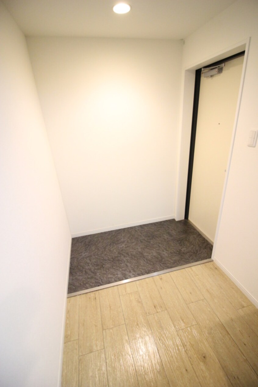 玄関 ロイヤルハイツ今市