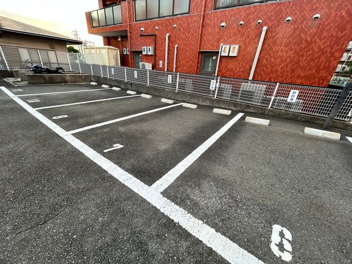 駐車場 エバ－グリ－ンハイツ