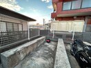 バイク置き場 エバ－グリ－ンハイツ