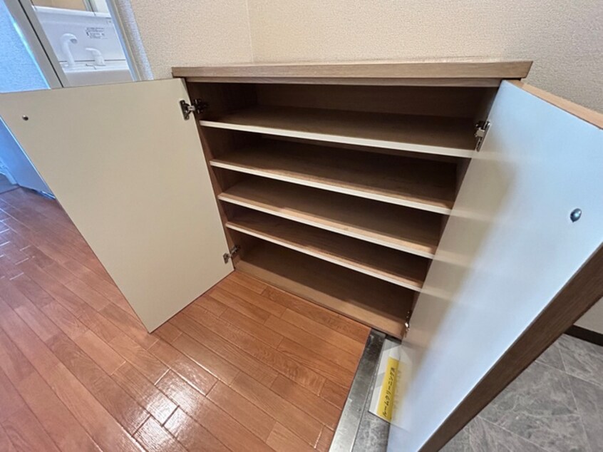 靴箱 エバ－グリ－ンハイツ