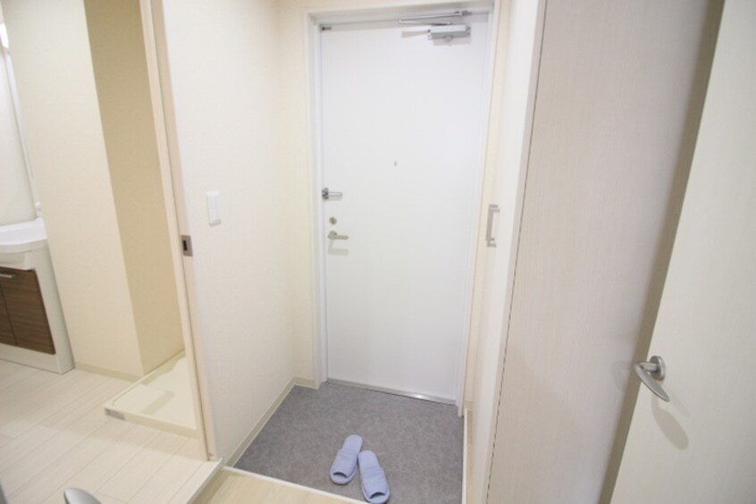 玄関 フィユフラッツ長興寺