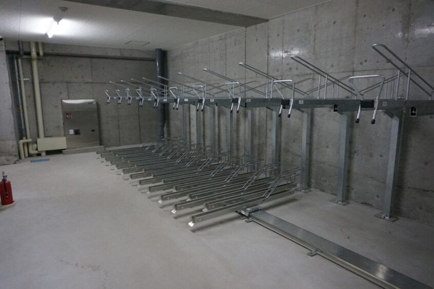 駐輪場 ＬＵＸＥ中書島