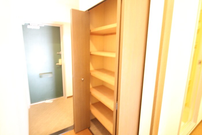 収納 グランエスポワール上が原