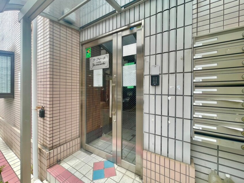 エントランス部分 ラフィーネ3号館