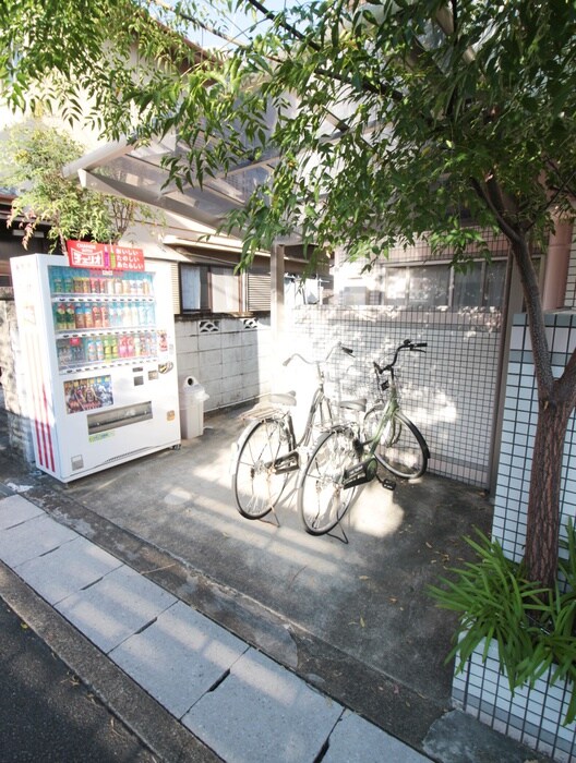 駐輪場 ルネサンス