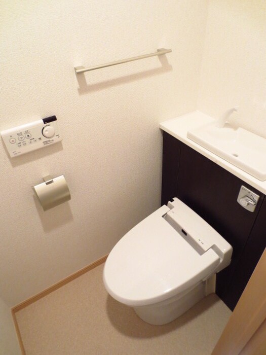 トイレ Ｄ・マローネ桂