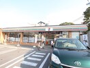 セブンイレブン八幡店(コンビニ)まで700m 岸和田市松風町戸建