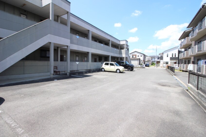 駐車場 PALETTE+hana