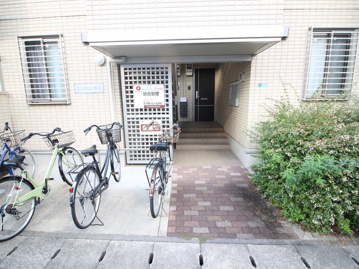 エントランス部分 エンジェル御園