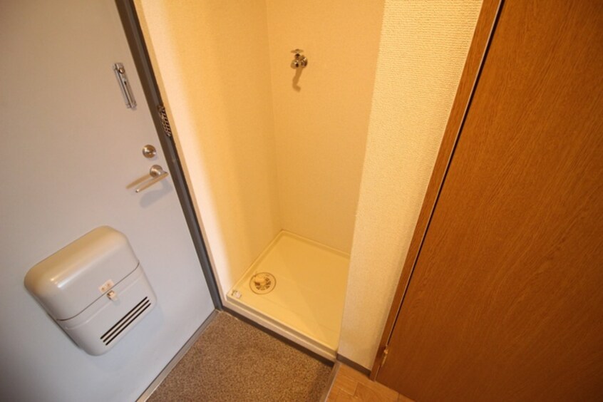 洗濯機置場 ブランベ－ジュ桂