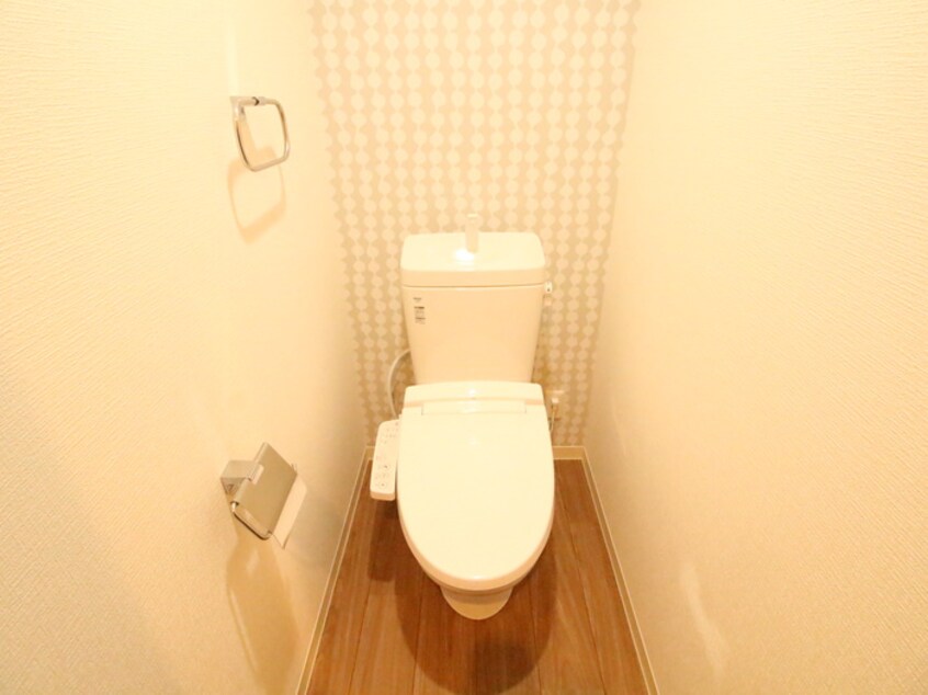 トイレ ユリシス　エン　ファミエ