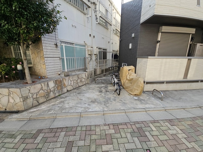 駐輪場 セレナヴィラ小阪Ｗ