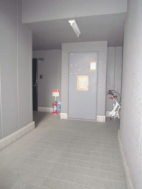 エントランス部分 ファミール吉祥院