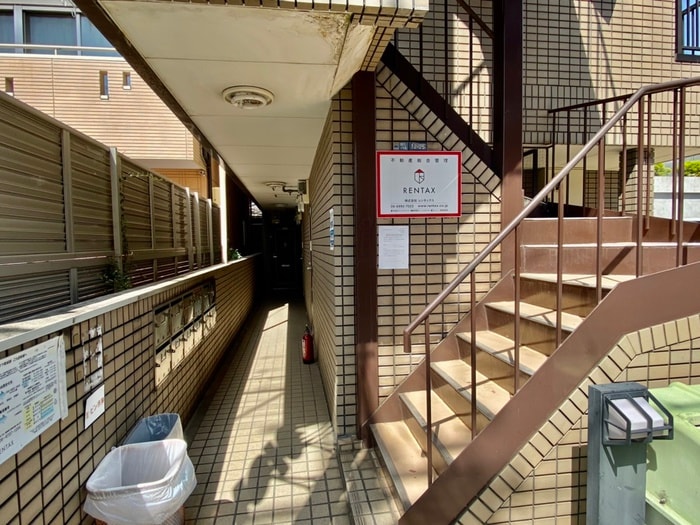 エントランス部分 トマトハイツ菱屋西