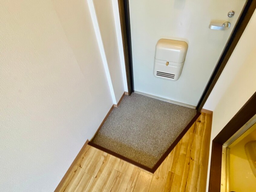 玄関 トマトハイツ菱屋西