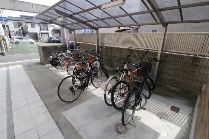 駐輪場 クローバーコート
