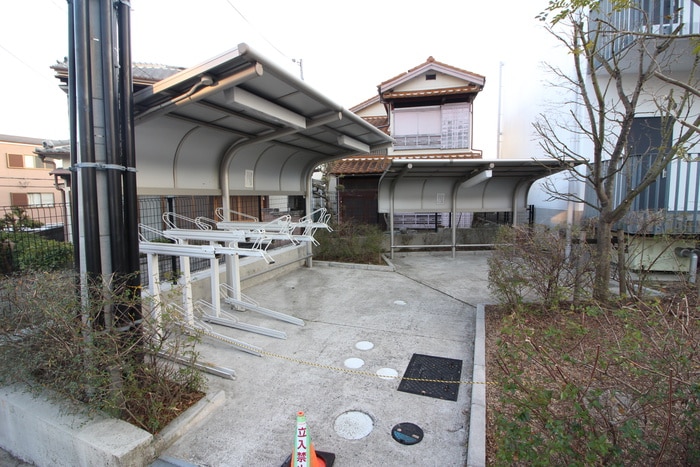 駐輪場 マンション陸央