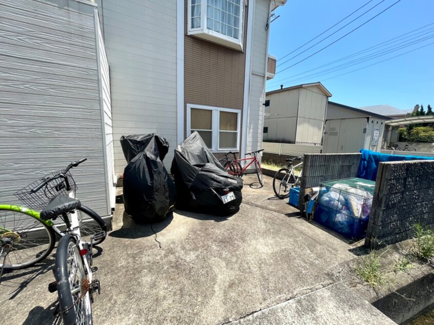 バイク置き場 ＳＯＬ北口