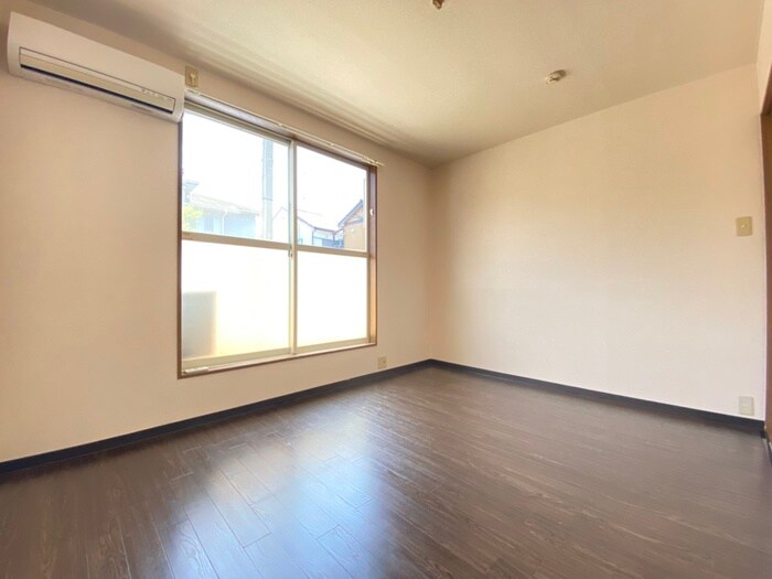 居室 グリ－ンヒル伊勢田