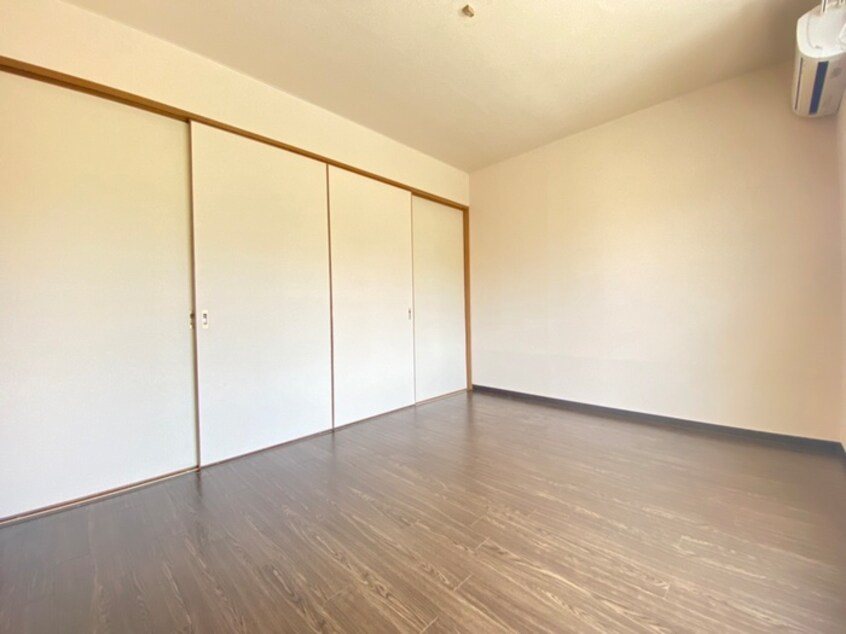 居室 グリ－ンヒル伊勢田