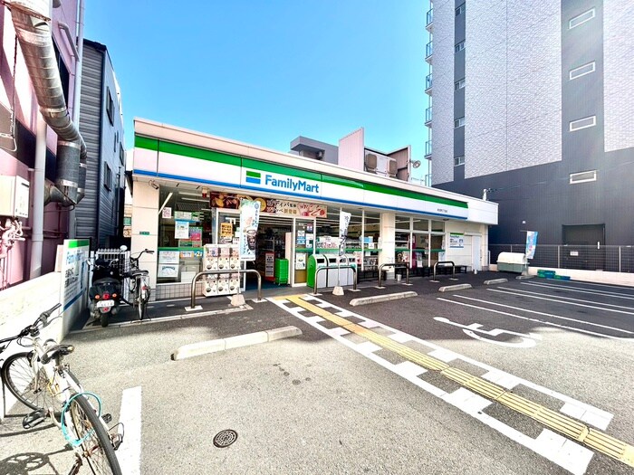 ファミリーマート 新北野三丁目店(コンビニ)まで600m La-Crea塚本