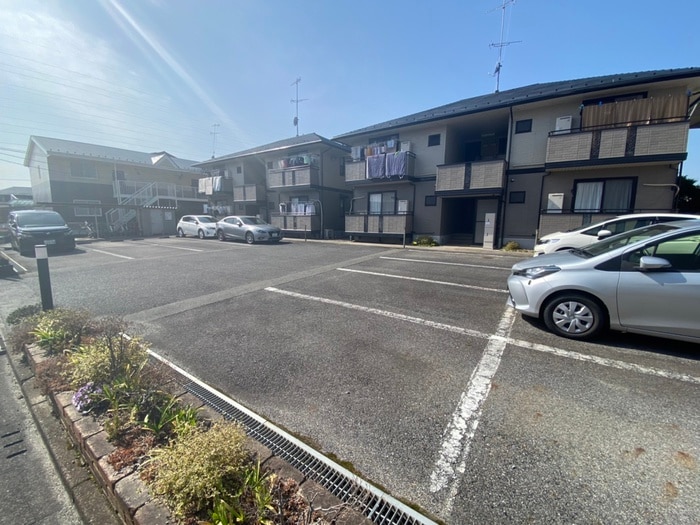 駐車場 エミナ・コレージュA