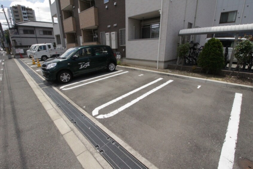 駐車場 カーサプラシード