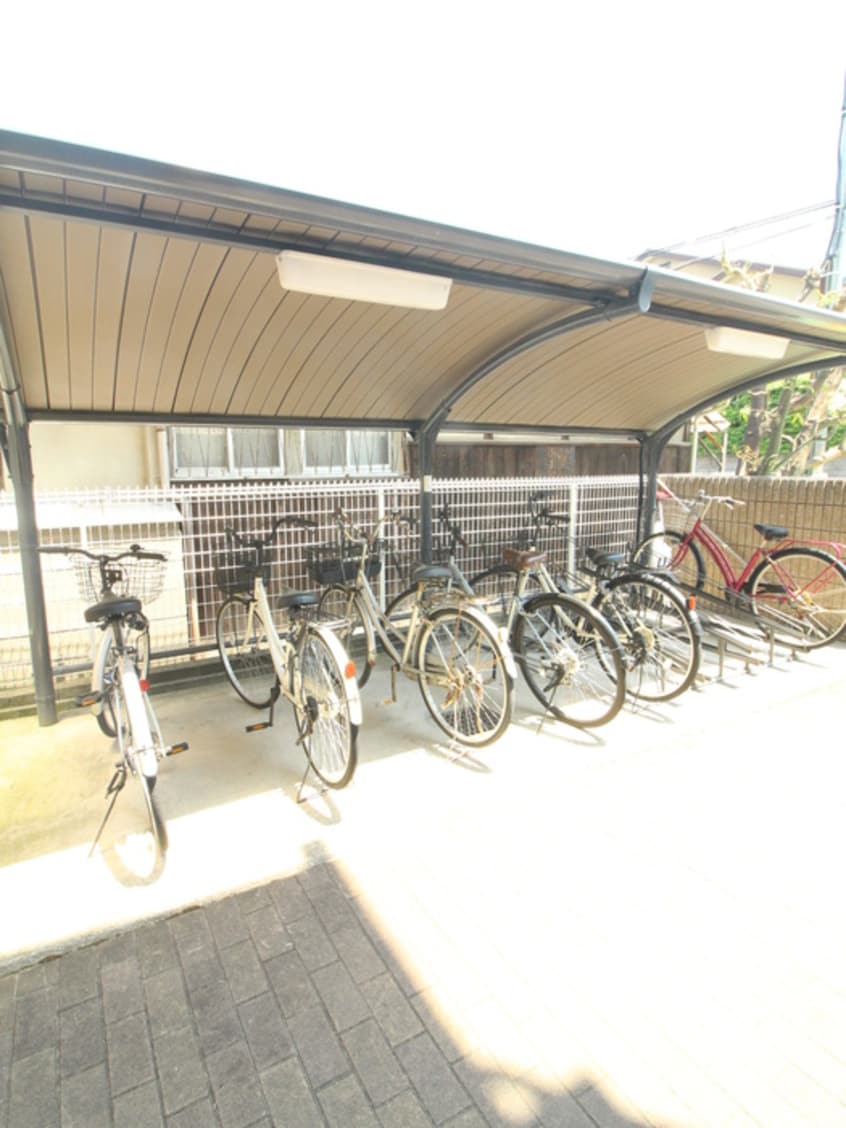 駐輪場 フロ－ラ北花田