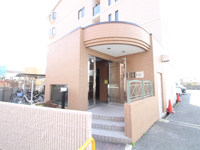 エントランス部分 ラフィネ末広