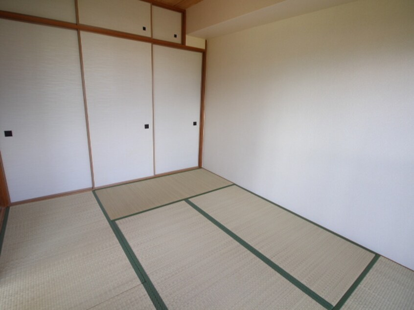 居室 ラフィネ末広