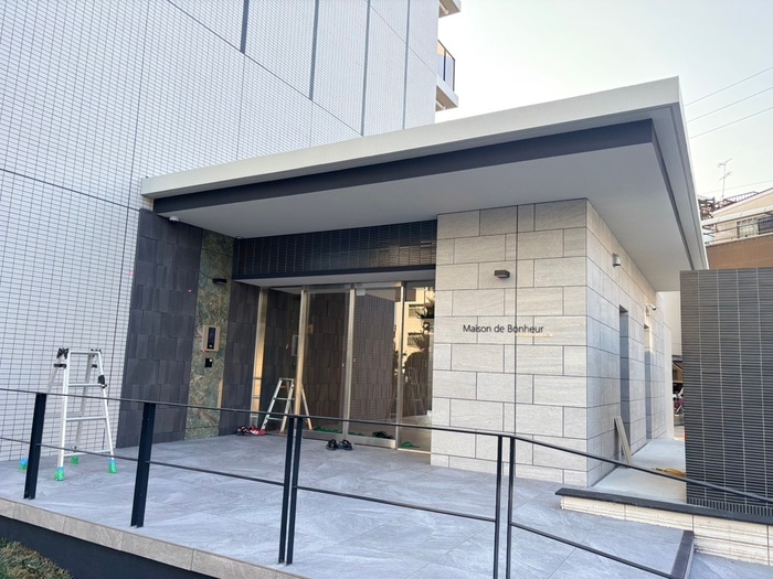 エントランス部分 メゾンドボヌール弁天町