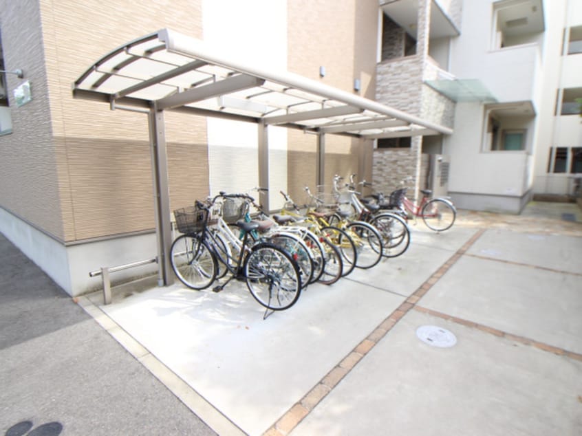 駐輪場 フジパレス園田Ⅲ番館