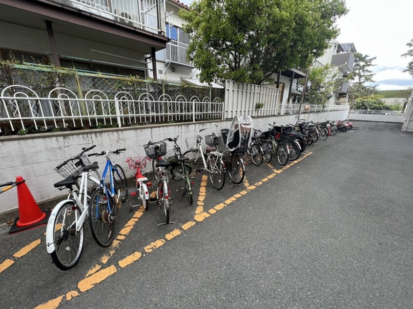 駐輪場 パ－クハイツアイリス２番館