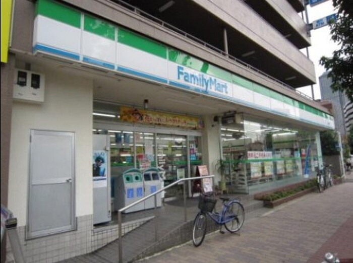 ファミリーマート　城東鴫野西店(コンビニ)まで140m エスポワール