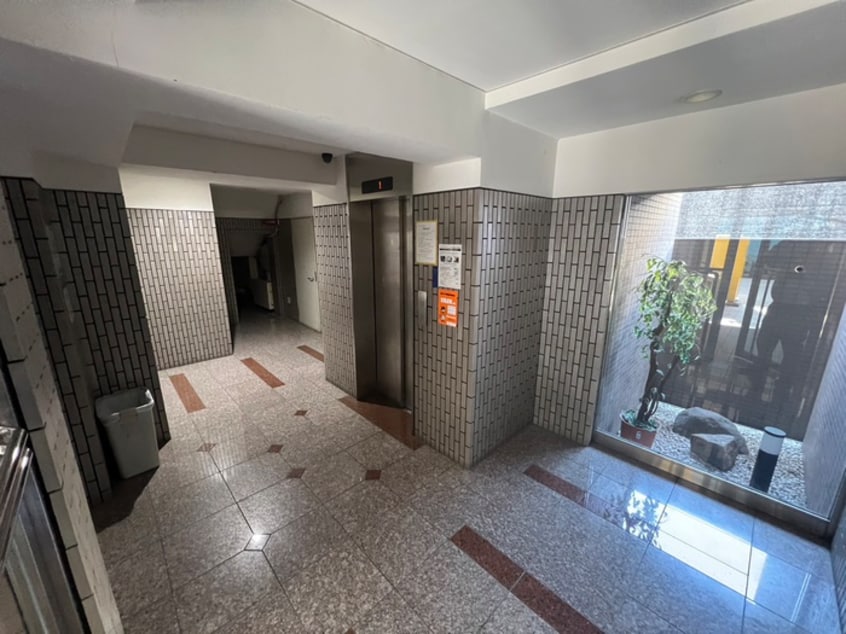 エントランス部分 ｸﾞﾗﾝﾒｿﾞﾝｻﾝﾊﾟﾃｨｵ汐見橋