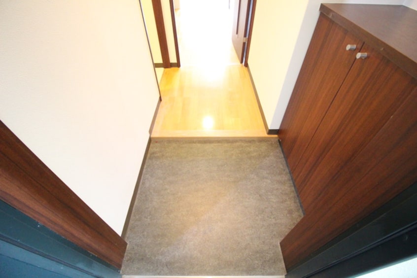 玄関 エル・セレ－ノ山科