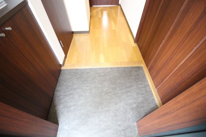 玄関 エル・セレ－ノ山科