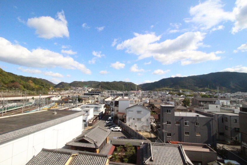 室内からの展望 エル・セレ－ノ山科