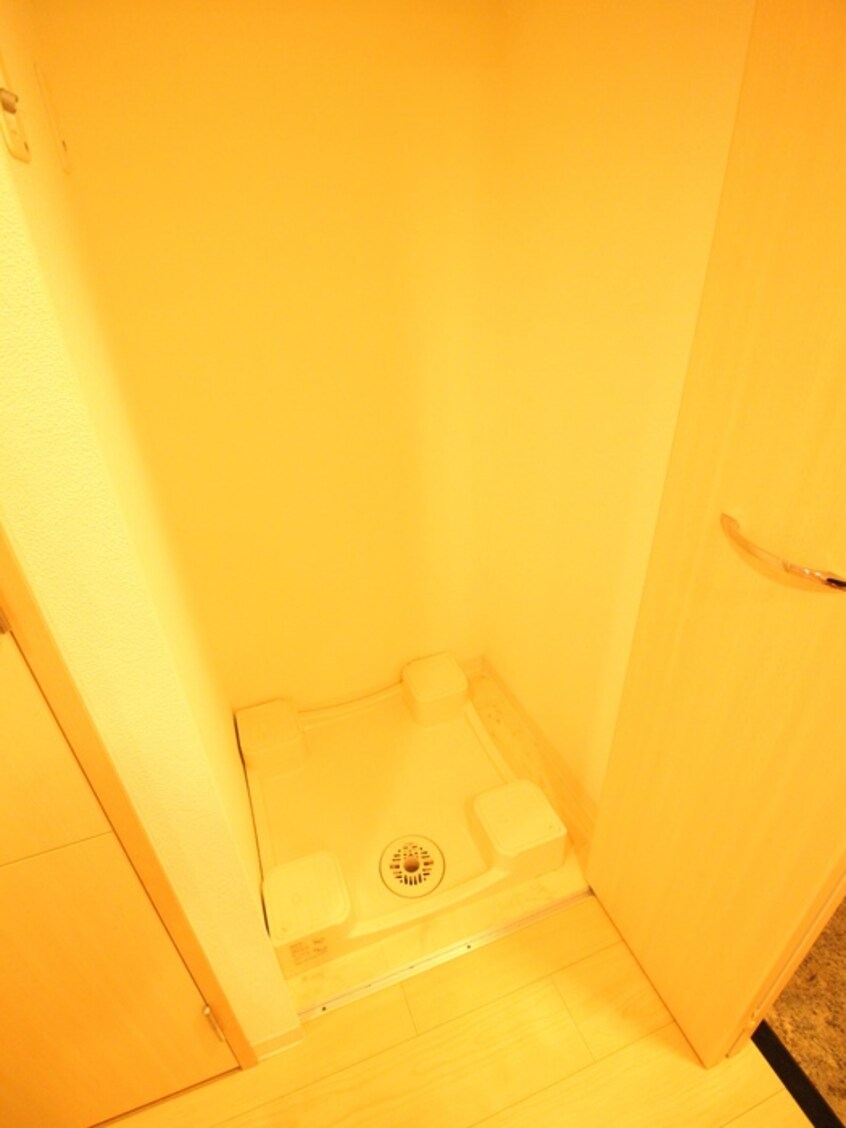 洗濯機置場 プレサンス梅田北デイズ(303)