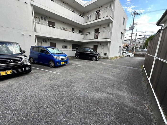 駐車場 アベニュー中路