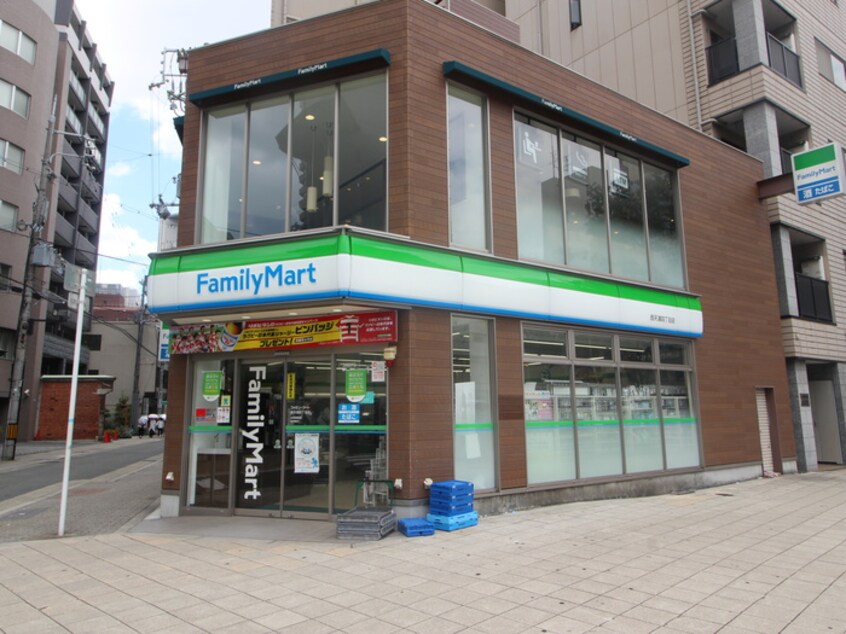 ファミリーマート(コンビニ)まで313m 天満ﾒｿﾞﾝ中塚