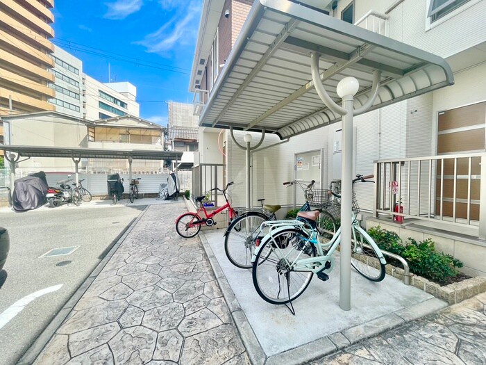 駐輪場 フローラ・８