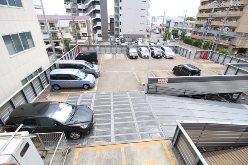駐車場 ベルビューレ江坂弐番館