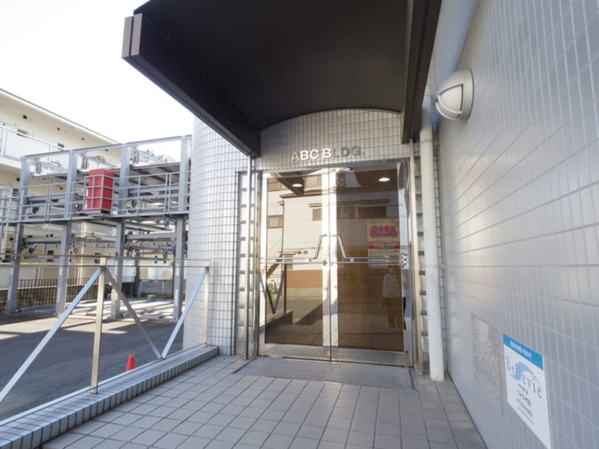 エントランス部分 ABC BLDG.
