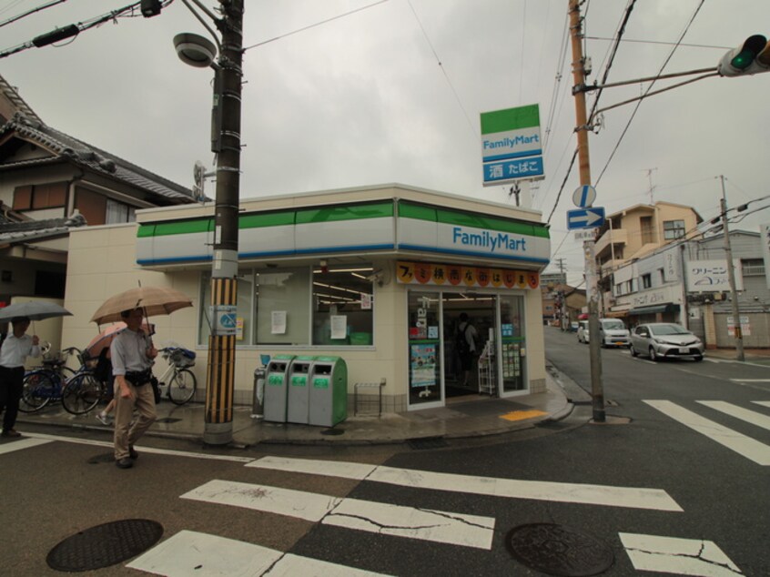 ファミリーマート(コンビニ)まで253m カインド中百舌鳥