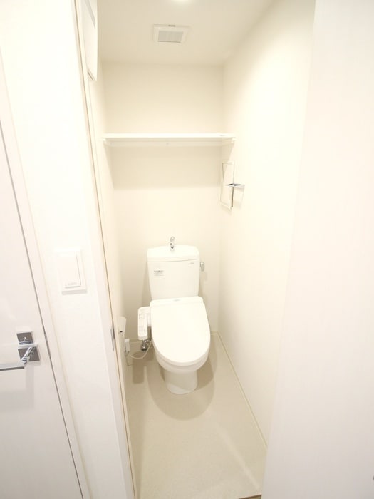 トイレ ﾌﾟﾚｻﾝｽOSAKA西中島ﾘｴｿﾞﾝ(403)